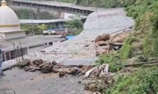 माता वैष्णाे देवी यात्रा मार्ग पर भूस्खलन: 7 घायल